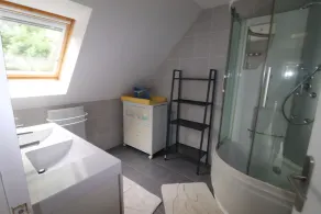 Pés da casa grande na água - Image 5
