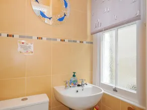 SEA PINKS, romantic, country holiday cottage in Looe - Image 3