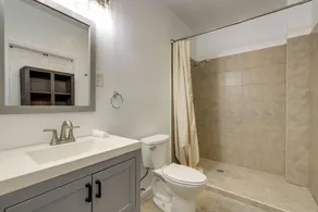 4BR Griffin Home | Walk Downtown | Large Driveway - Image 3