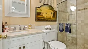 Beautiful Southampton Home with breathtaking waterfront views, front porch,... - Image 2