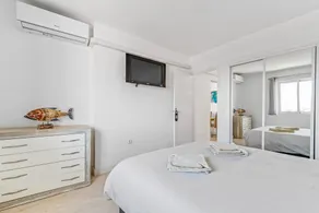 Apartment 'Beach Front Sea View Punta Prima' with Sea View, Wi-Fi and Air Conditioning - Image 5