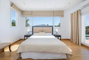 Maison avec vue sur la montagne, piscine, jardin, terrasse, climatisation et Wi-Fi - Image 3
