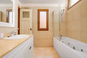 Vacation Home 'Villa Mia' with Sea View, Garden, Pool & Wi-Fi - Image 3