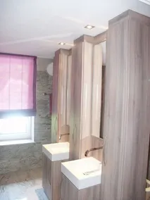 Fantastica villa con ampio parco privato, proprio sul lago con la sua spiaggia privata. - Image 2