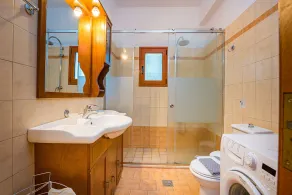 Spacious Villa for 6 with Private Pool & Large Garden, 400m from the beach - Image 2