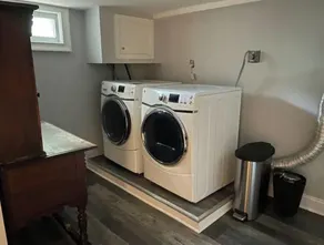 Cheerful 4 bedroom home with all the updates - Image 2