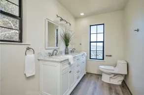Amazing Lake View Home w Pool table Ping-Pong BBQ Deck, Watch Sunset - Image 4