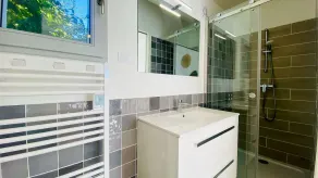 Charming villa in a quiet location with courtyard - Image 2