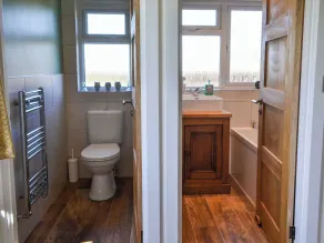 Low Chibburn Farm Cottage - Image 5