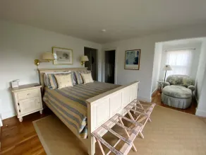 Secluded Gem Prime Location. 5 Min Walk to Beach & Main Street. - Image 5