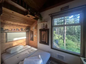 Heron's Nest Treehouse · Cozy and Beautiful Island Treehouse with cedar hot tub - Image 2