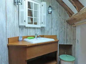 Restored farmhouse with heated indoor pool - Image 4