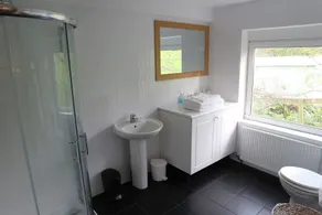 Fantastic self-catering apartment on the outskirts of Caerleon - Image 2