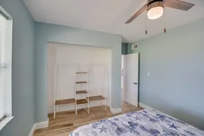 Stunning 2/1 apt. on 4 acres - Image 4