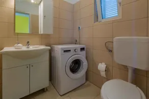 Holiday apartment with shared-use pool - Image 3