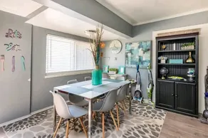 Cute and Cozy 3 bedroom  - Image 4
