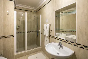 Luxury townhouse between Carvoeiro and Ferragudo - Image 4