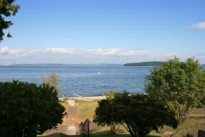 Seashore Uthyrning med tillgång till stranden och panoramautsikt över ljudet - Image 3