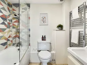Kiri - Charming Cottage Perfect for Large Groups & Family - Image 3