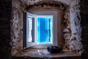 Casa de pedra com piscina para famílias - Image 3
