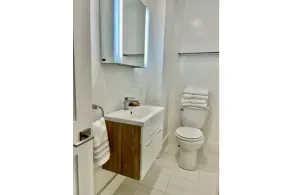 Coastal Home in Prime location! Sleeps 14! - Image 5