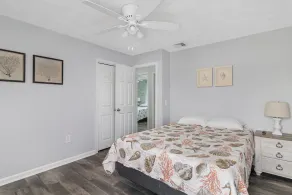 6 Bedroom, A/C, Walk to Beach, Recently Updated - Image 4