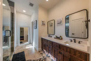 Modern luxury home - on 1/2 acre near Kalahari - Image 3