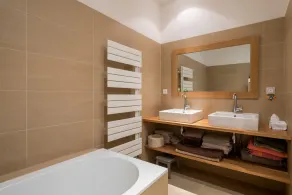 Volange - Maison rénovée avec jardin, piscine et vue exceptionnelle - Image 2
