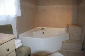 Unique Family Compound 1 hour from ATL. Housing for 20+ people - Image 2