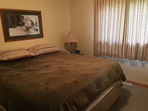 5 BR/2.5 BA Hunting & Fishing Lodge - Image 4