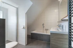 Beautiful luxury design holiday homes 2 minutes from the beach with large garden, jacuzzi, porch and trampoline (dogs allowed). - Image 5