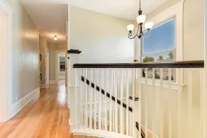 Beautifully restored 1909 home 5bedroom/2bath perfect walkable Ballard location! - Image 3