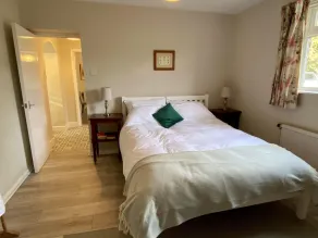 Single floor, self-catering Annexe next to main house, with parking. - Image 5