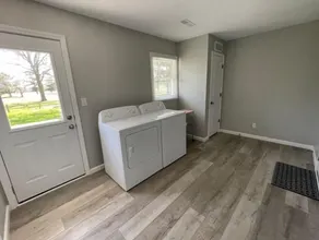 The Cottage at Edgewood - Image 2
