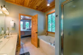 Luxury Lakefront Lake Nottely near Blueridge + renovated exterior for ‘26 - Image 2