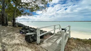 Stafford Hall - Burrum Heads- Riverfront- 3BR- Great Views - Image 4