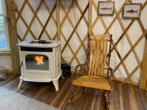 Magical Riverside Yurt, hot tub & the BRPW, pet friendly near Floyd, Va - Image 2