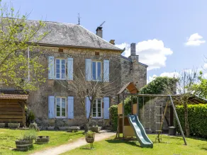 Beautiful holiday home with a shared pool - Image 2