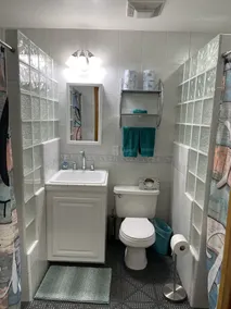 Custom built 6 bedroom home - Image 2