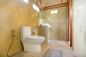 Bungalow with double bed and mountain view in a natural environment - Image 4