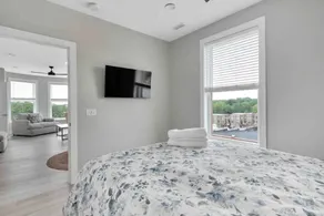 Happy Place - DT Fuquay, Top Floor, Best Skyline View - Image 5