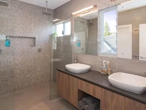 Busselton Beach House \"Luxury Beach Front Home\" - Image 2