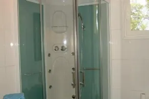 T2-lejlighed, komfortabel, rolig i provencalsk bondegård på landet. aircondition, fuldt udstyret - Image 3