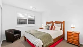 Beautiful new home within metres of beaches - Image 5