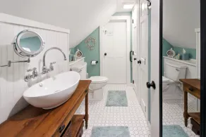 FULLY RENOVATED PERFECT FOR FAMILIES HANDICAP ACCESSIBLE 1ST FLOOR - Image 5