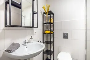 3 Bedroom apartment in great location - Image 2