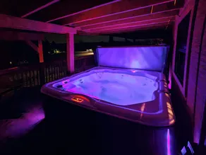 The Lodge at Hocking Hills - 2 Hot Tubs - 6 acres - Lake access - Image 2