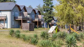 Chalet Dans Le Val de Loire | Accès Piscine + Espace Bien-Être - Image 2