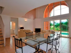 Golf-Side Sanctuary in Mazamet - Image 3