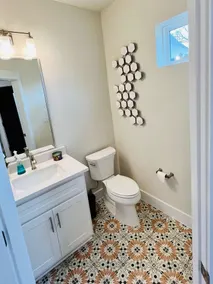 Newer home in ideal location to explore Austin - Image 2